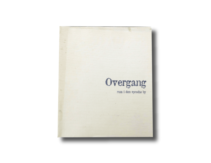 Overgang-kansi-min Overgang : rum i den spredte by
