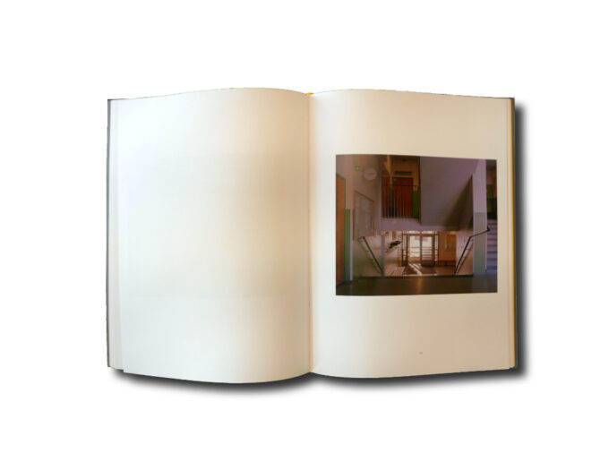 Autuas-aina-valokuvia-suomalaisista-kouluista-auk2 Image of the book Autuas aina