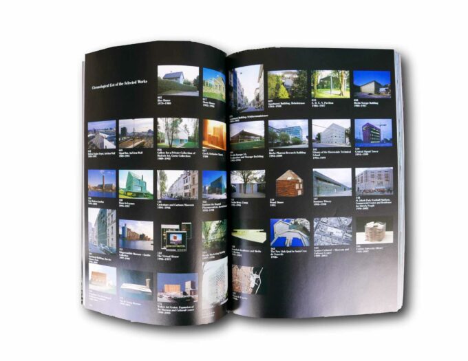 Sample spread of the book au February 2002 H&deM 1978–2002