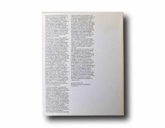 Photo showing a sample spread of the book Maisons de Bois