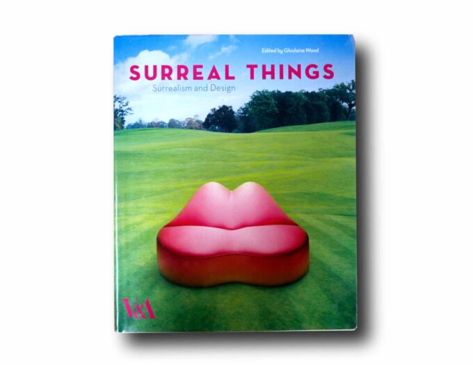 Surreal-Things-kansi Photo showing the book Surreal Things: Surrealism and Design