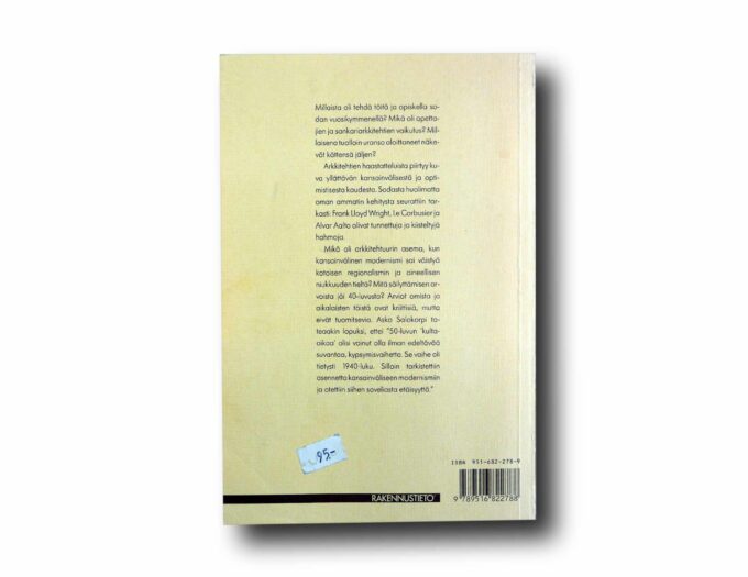 Arkkitehdiksi-sodan-varjossa-taka Photo showing a sample spread of the book Arkkitehdiksi sodan varjossa