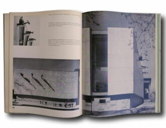 Photo showing a sample spread of the book Dieter Oesterlen