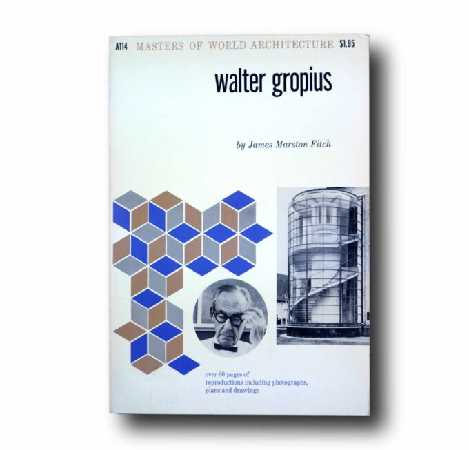 MOWA-A114-Walter-Gropius-kansi Photo showing the book