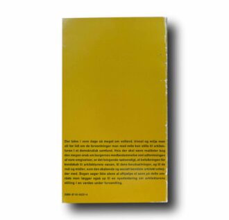 Photo showing a sample spread of the book Arkitektur – en menneskeret