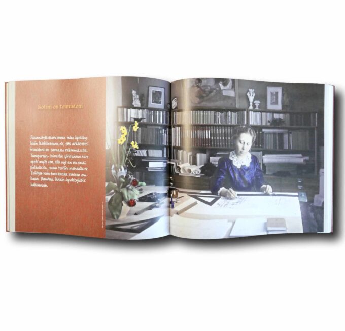 Wivi-Lonn-Muistojen-albumi-auk Photo showing a sample spread of the book Wivi Lönn: Muistojen albumi